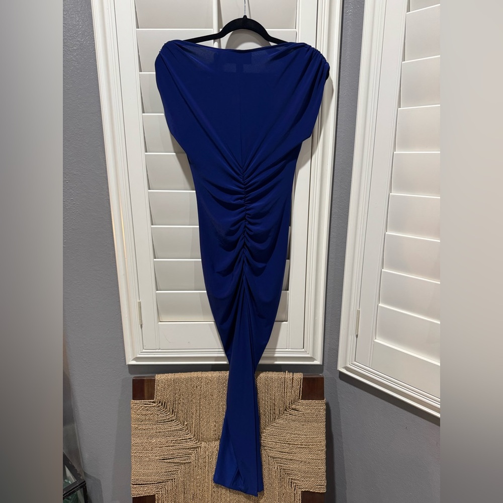 Norma Kamali great condition
Elegant Blue Ruched Dress - Picture 2 of 3